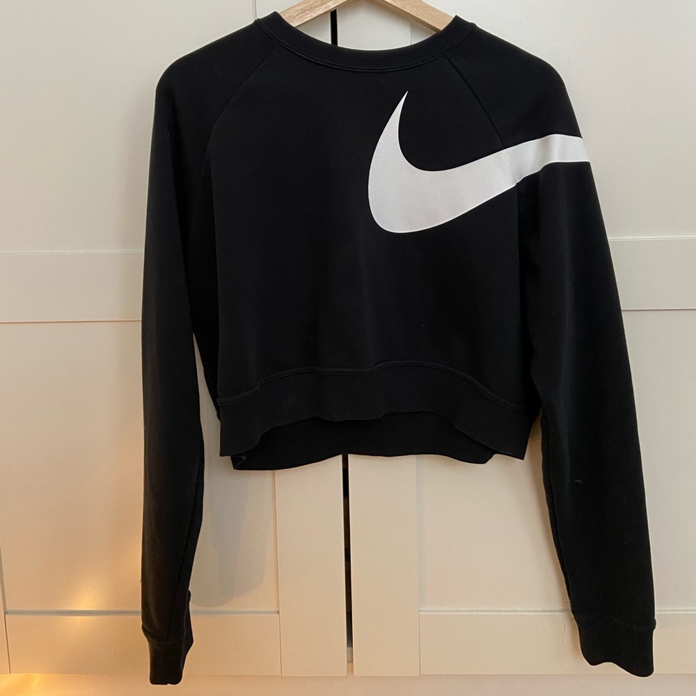 Nike Cropped Black Checkmark Sweatshirt